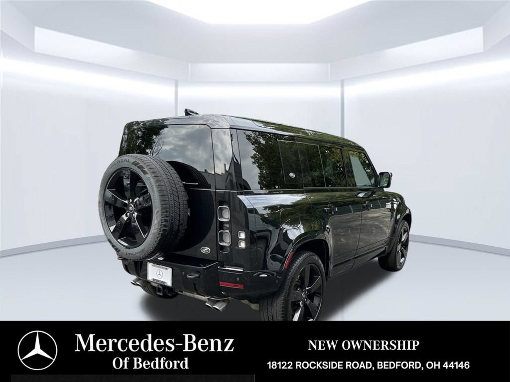 Used 2023 Land Rover Defender 110 V8 AWD/4WD image 5