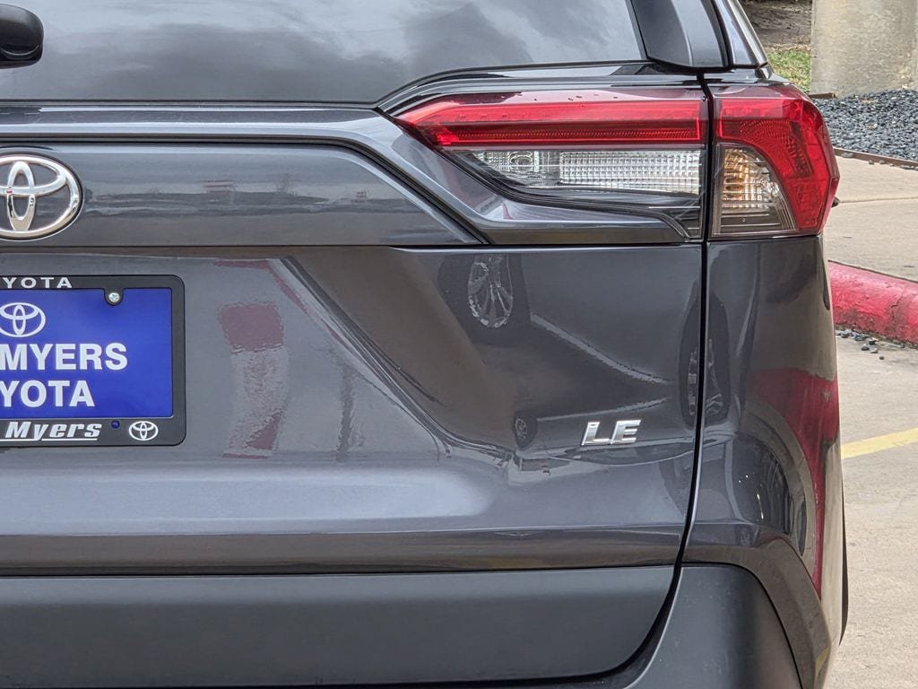 Used 2025 Toyota RAV4 LE FWD image 9