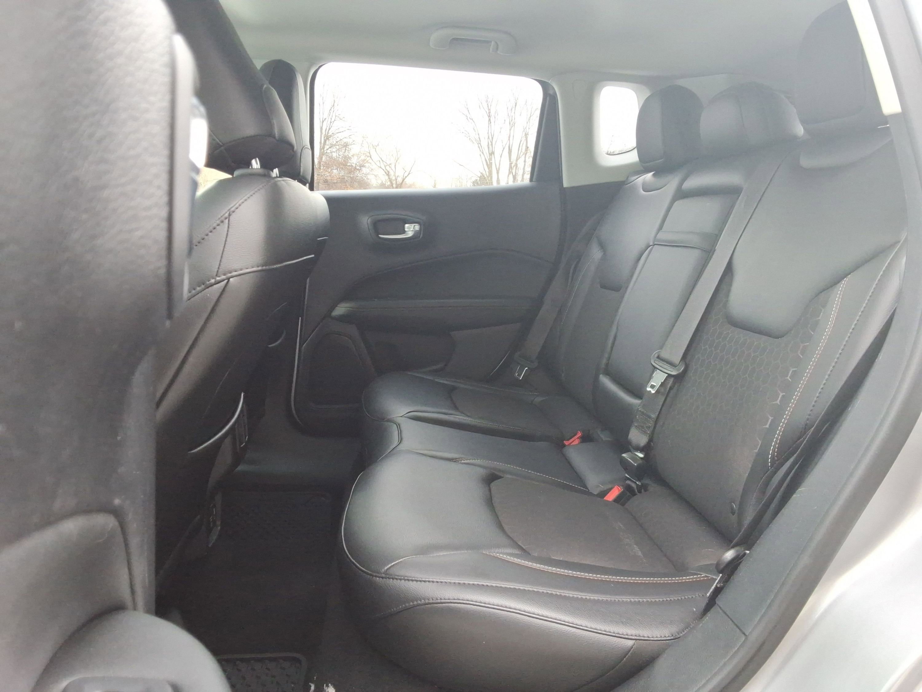 Used 2018 Jeep Compass Latitude w/ Popular Equipment Group image 28