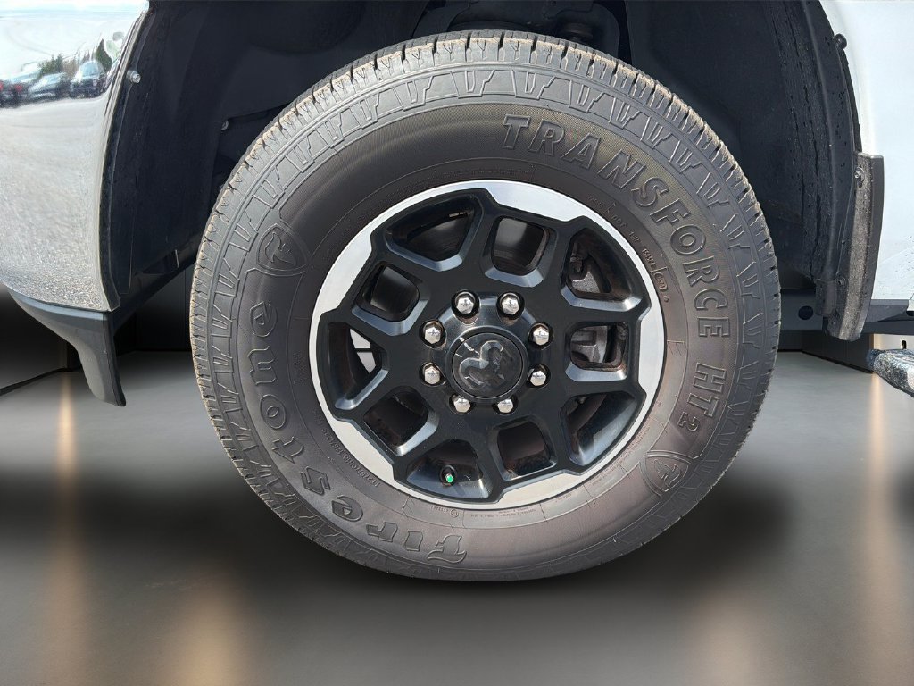 Used 2025 RAM 2500 Laramie AWD/4WD image 10