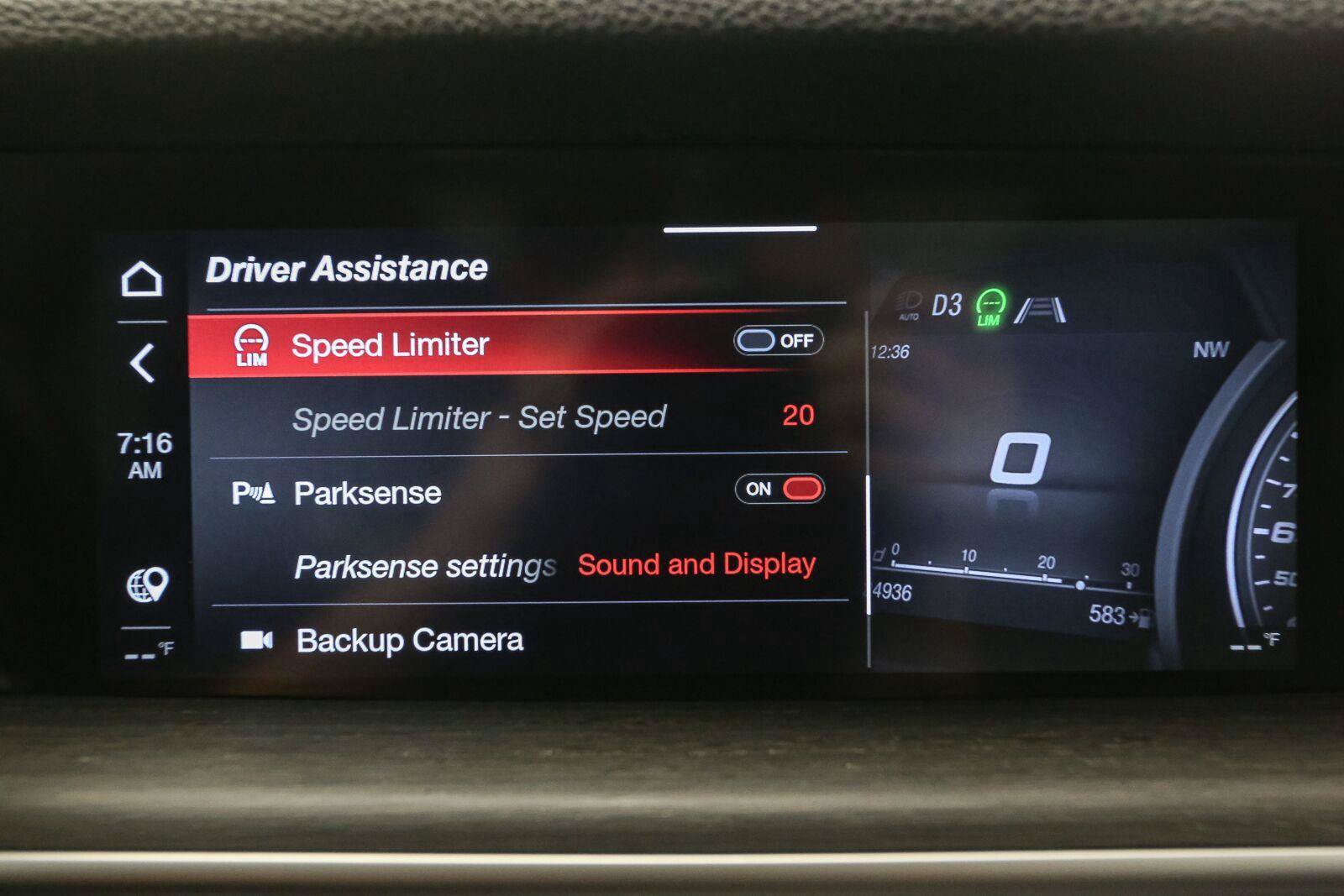 Used 2023 Alfa Romeo Stelvio Ti AWD/4WD image 31