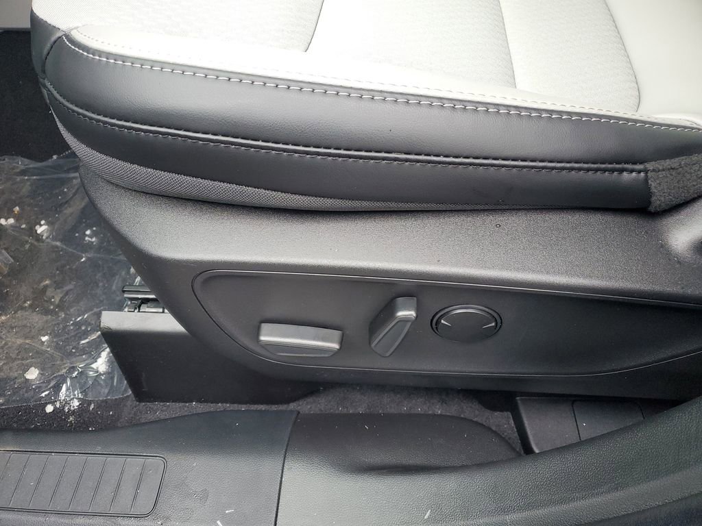 New 2026 Ford Escape SE image 10