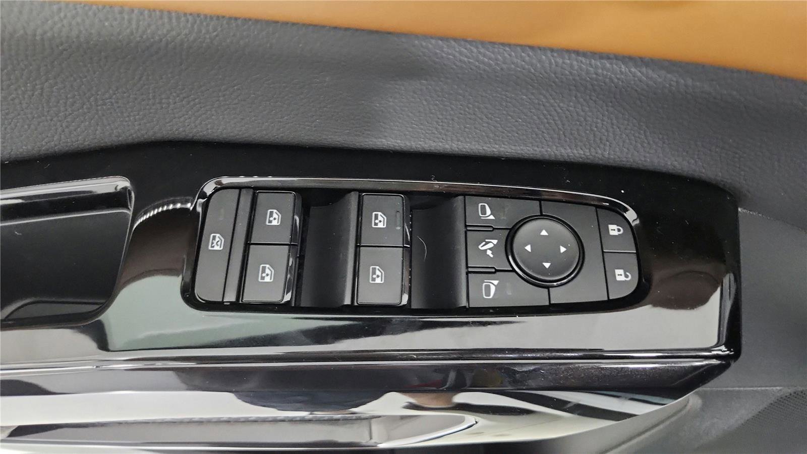 New 2026 Nissan Pathfinder Platinum AWD/4WD image 10