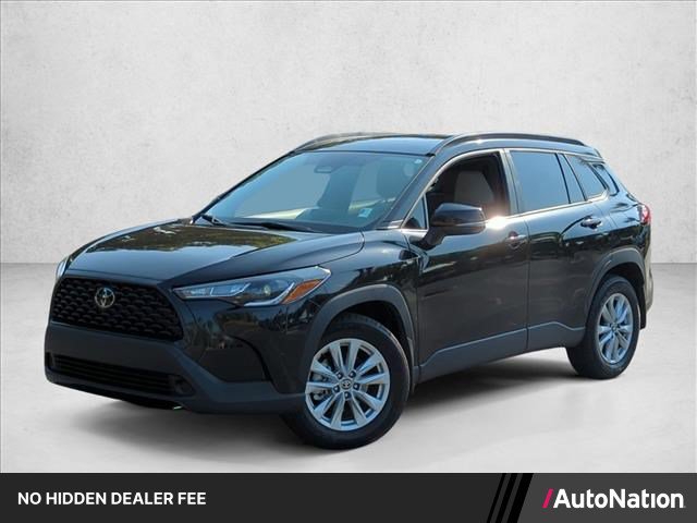 Used 2023 Toyota Corolla Cross LE w/ Moonroof Package FWD video 1