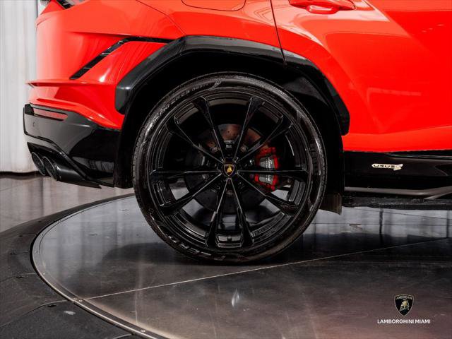Used 2024 Lamborghini Urus S AWD/4WD image 16