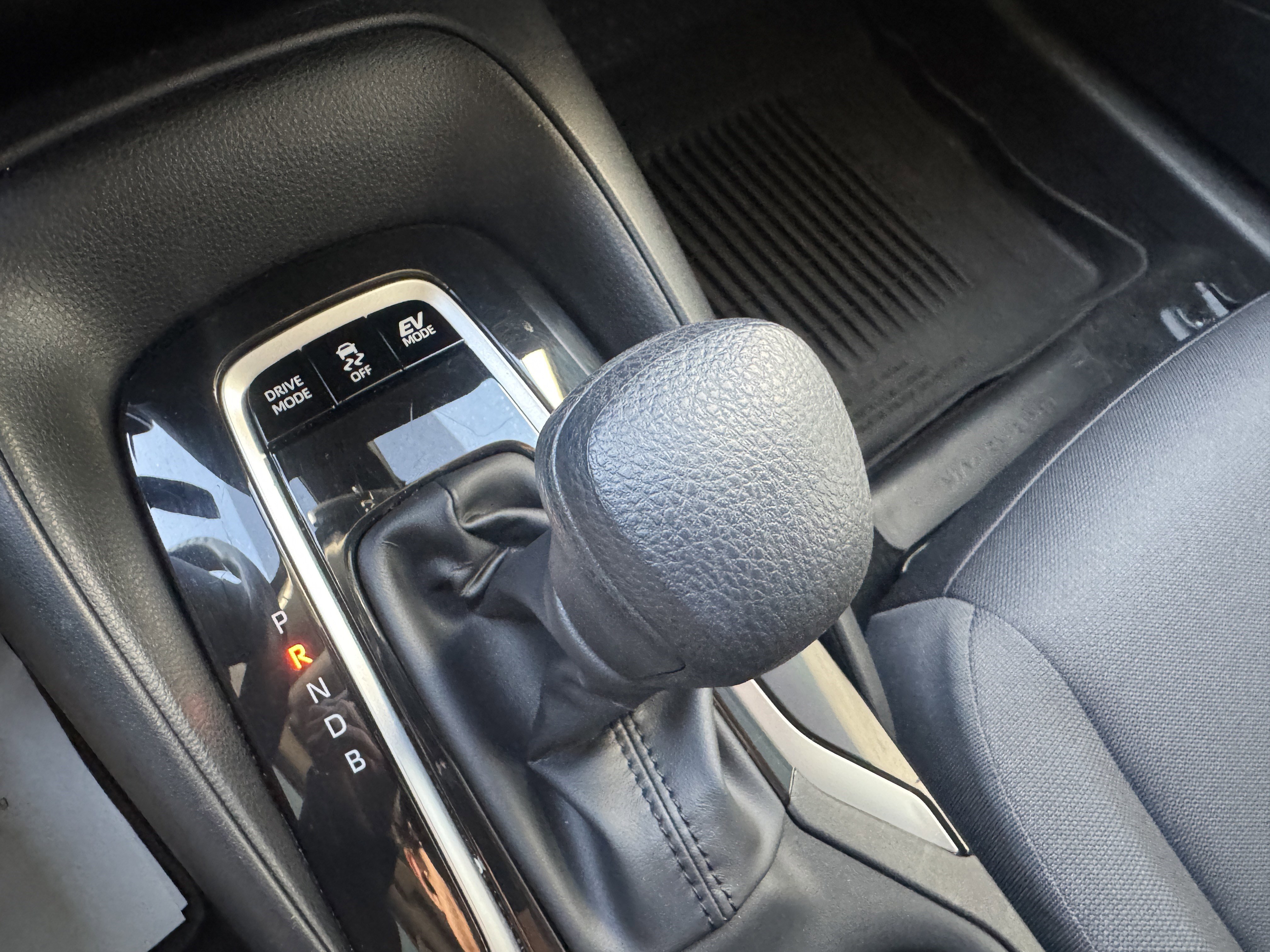 Used 2024 Toyota Corolla LE image 28