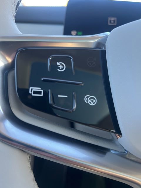 New 2025 Volvo EX90 Plus w/ Protection Package Premier image 15