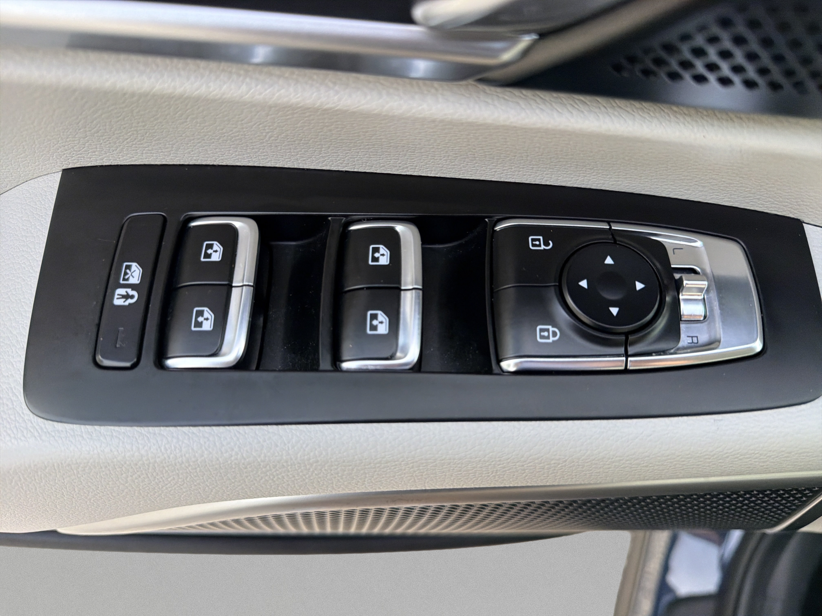 Certified 2024 Kia Telluride S w/ S Sunroof Package FWD image 26