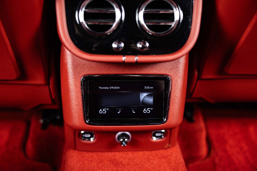 Used 2022 Bentley Bentayga image 21