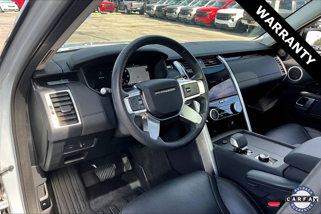 Used 2024 Land Rover Discovery S image 16