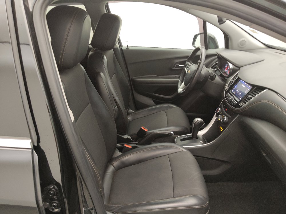 Used 2020 Chevrolet Trax LT w/ LT Convenience Package FWD image 21
