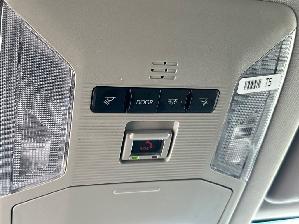 Used 2024 Toyota RAV4 LE image 27