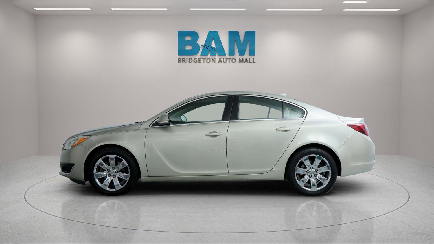 Used 2015 Buick Regal Premium w/ Experience Buick Package image 4