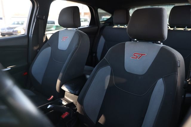 Used 2016 Ford Focus ST FWD image 9