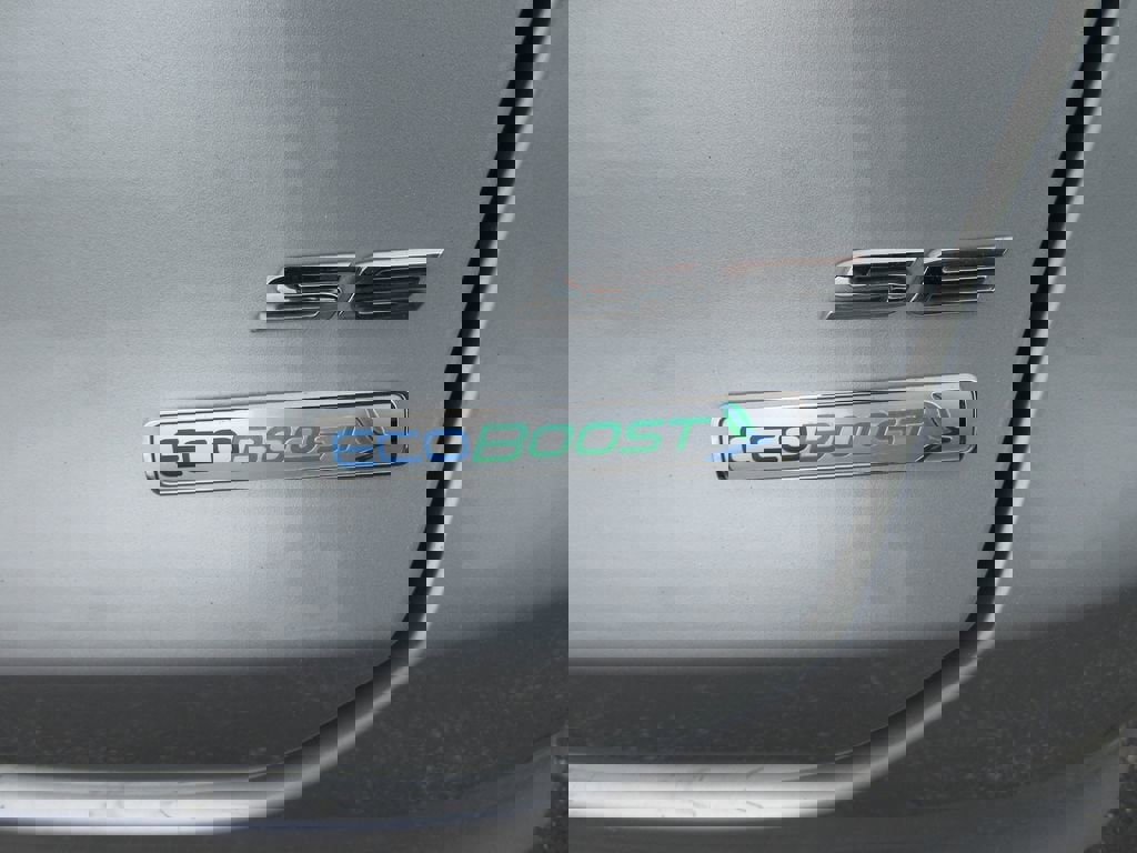 Used 2016 Ford Fusion SE w/ Equipment Group 201A image 10