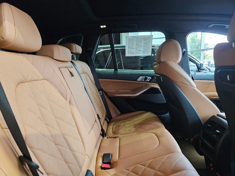 Used 2024 BMW X5 xDrive40i image 9