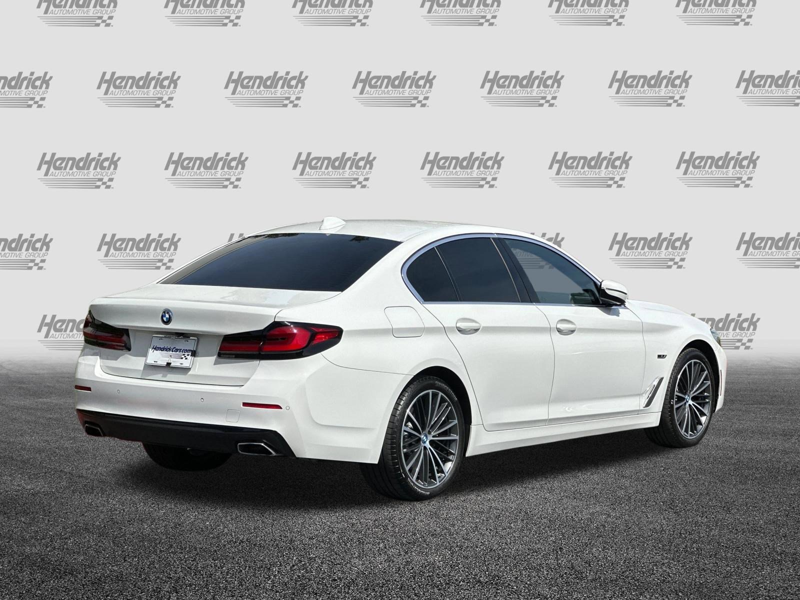 Certified 2023 BMW 530e w/ Convenience Package image 5