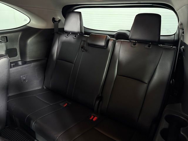 Used 2024 Toyota Highlander XLE image 18