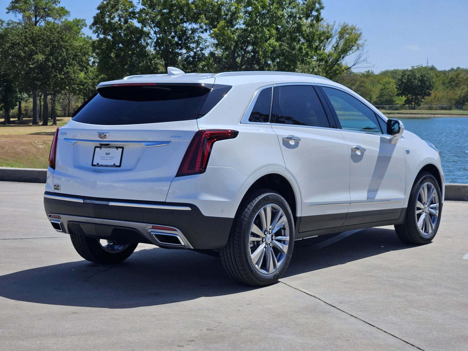 New 2026 Cadillac XT5 Premium Luxury w/ Driver Assist Package FWD image 4