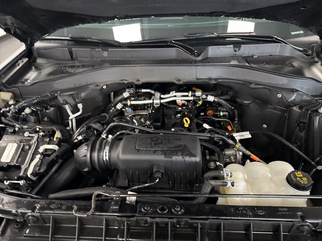 Used 2022 Ford Explorer XLT w/ Equipment Group 202A image 11