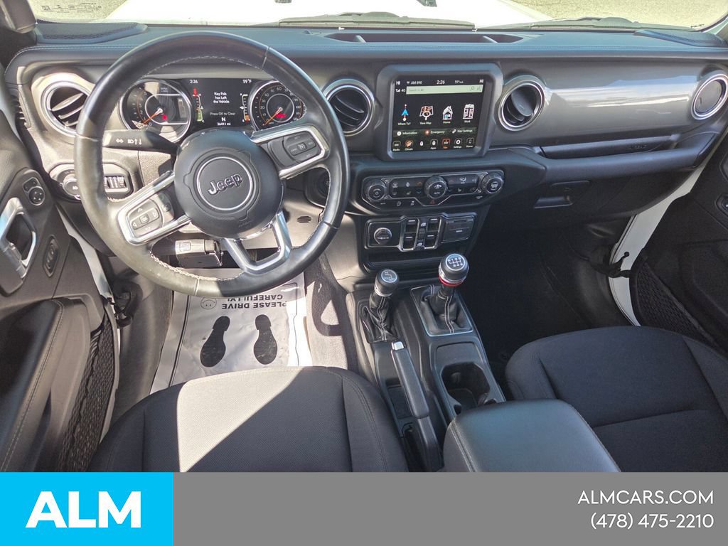 Used 2022 Jeep Wrangler Unlimited Sahara w/ Cold Weather Group AWD/4WD image 10