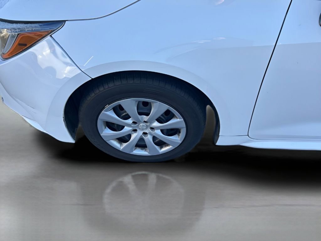 Used 2020 Toyota Corolla LE image 25