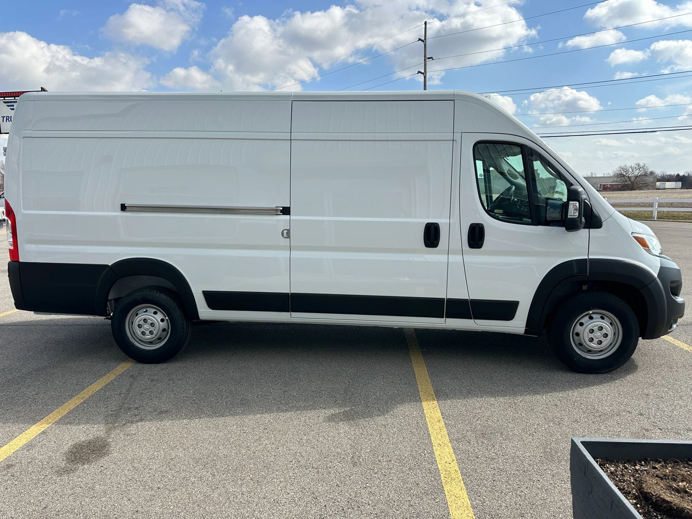 Used 2023 RAM ProMaster 3500 w/ Convenience Group image 8