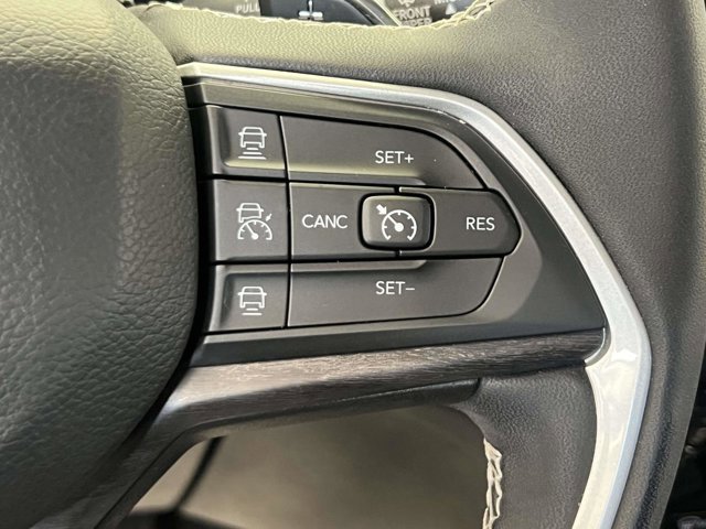 Used 2023 Jeep Grand Cherokee Limited image 20