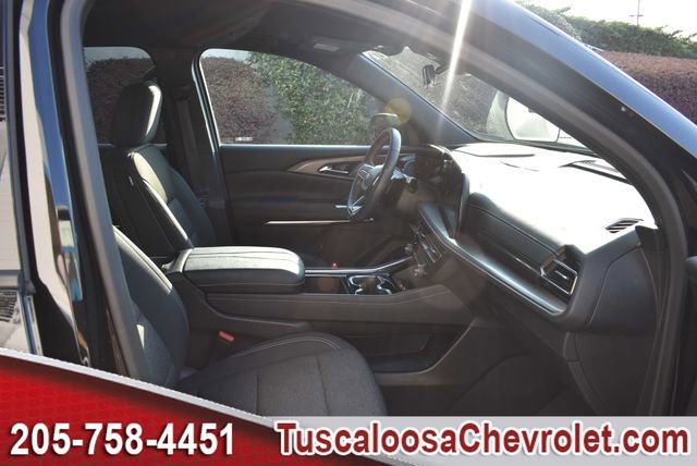 Used 2025 Chevrolet Traverse LT w/ Driver Confidence Package image 26