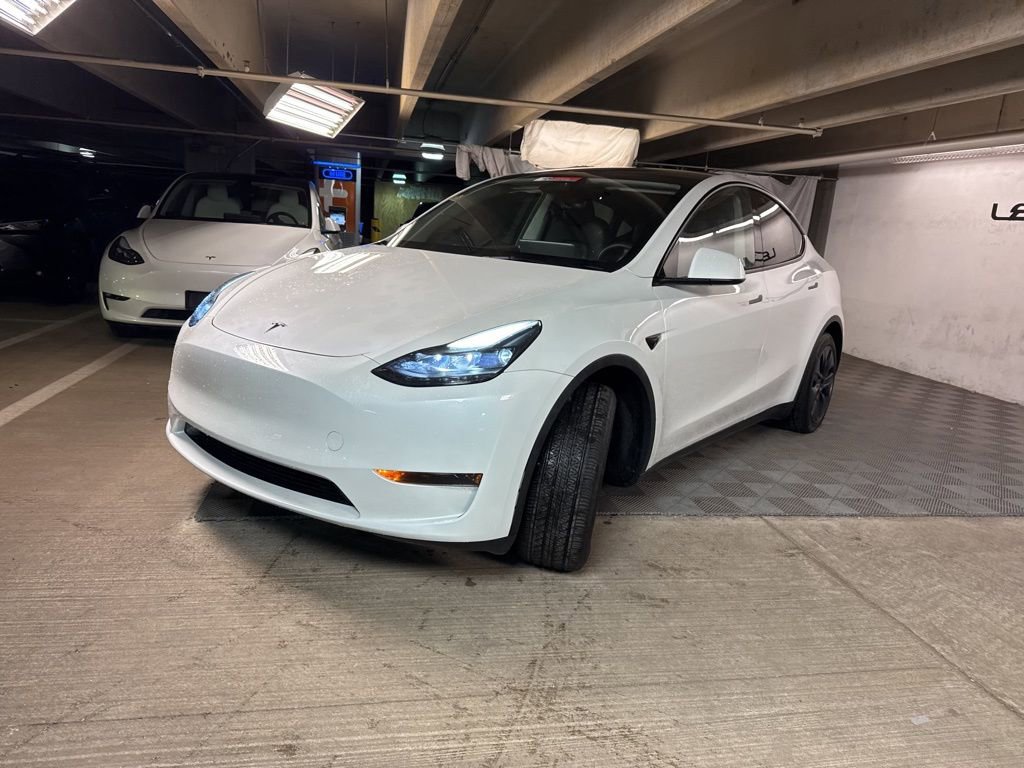 Used 2025 Tesla Model Y Long Range image 3