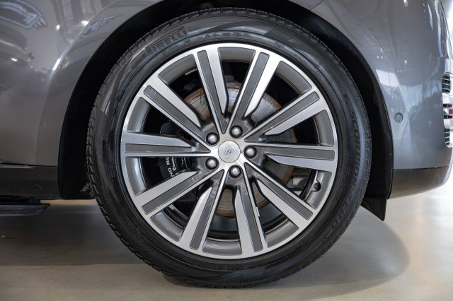 Used 2023 Land Rover Range Rover Long Wheelbase Autobiography image 23