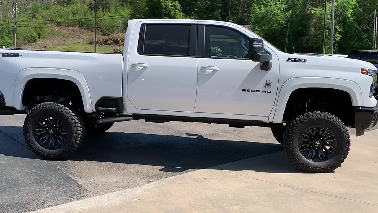 New 2025 Chevrolet Silverado 2500 LT w/ Trail Boss Package AWD/4WD image 6