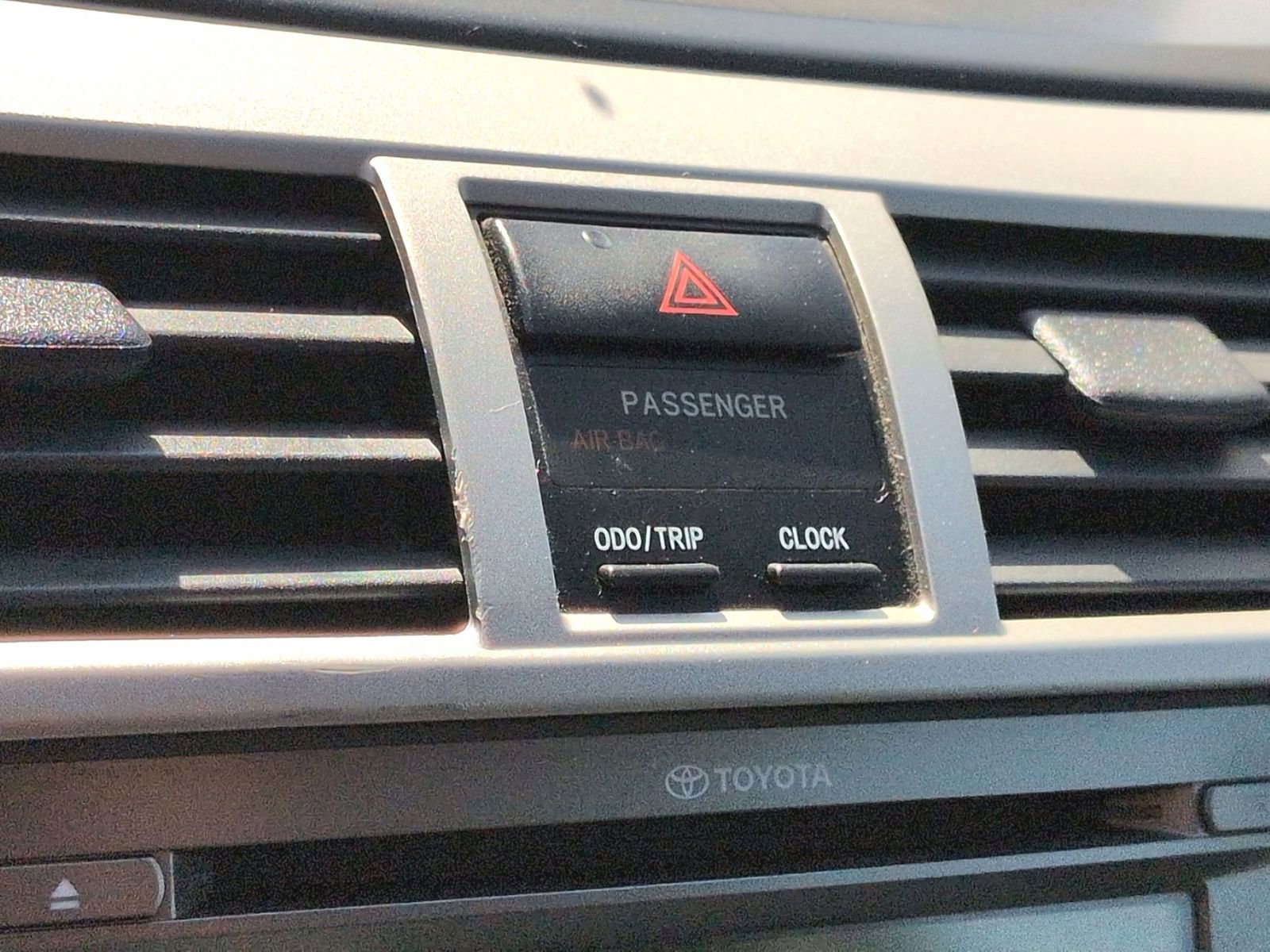 Used 2012 Toyota Yaris Sedan image 18