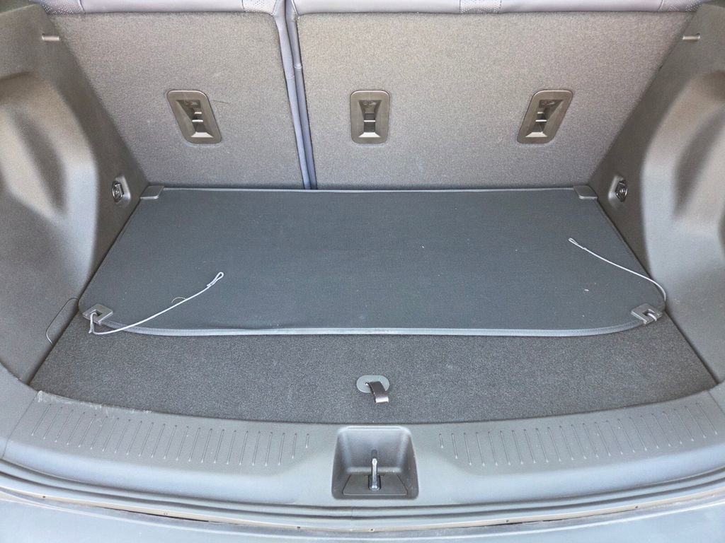Used 2022 Chevrolet Bolt EUV Premier w/ Sun & Sound Package FWD image 19
