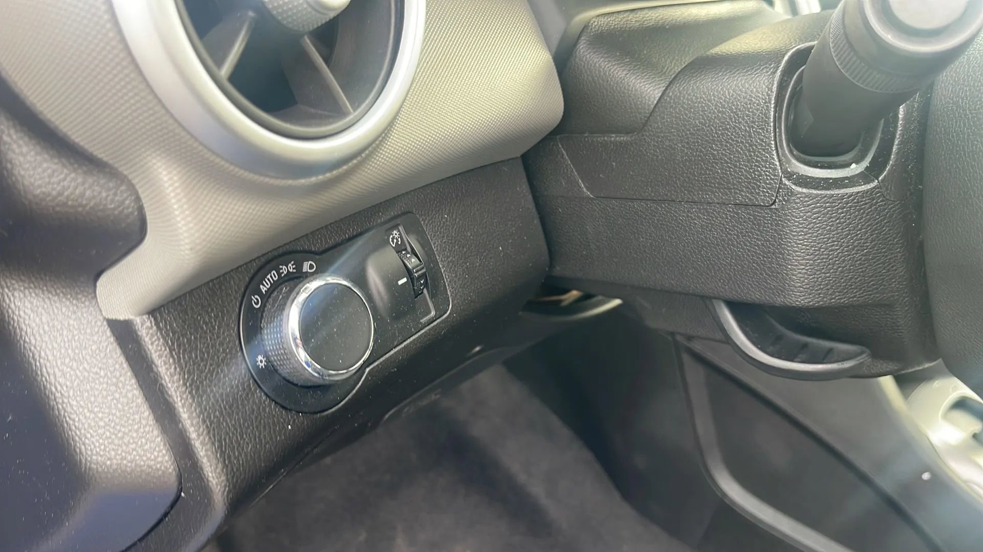 Used 2020 Chevrolet Sonic LT image 18