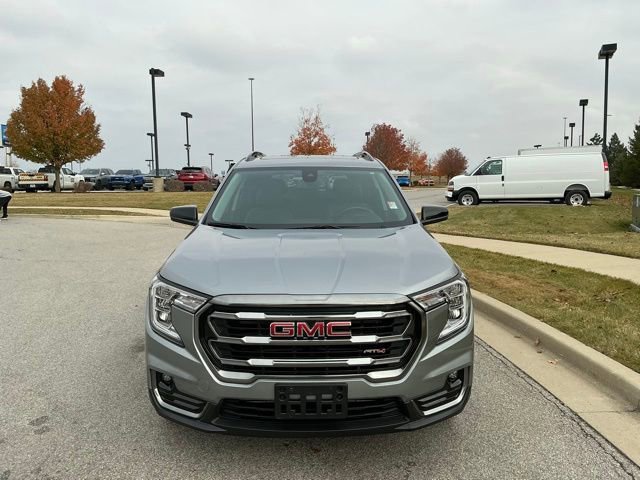 Used 2024 GMC Terrain AT4 image 11