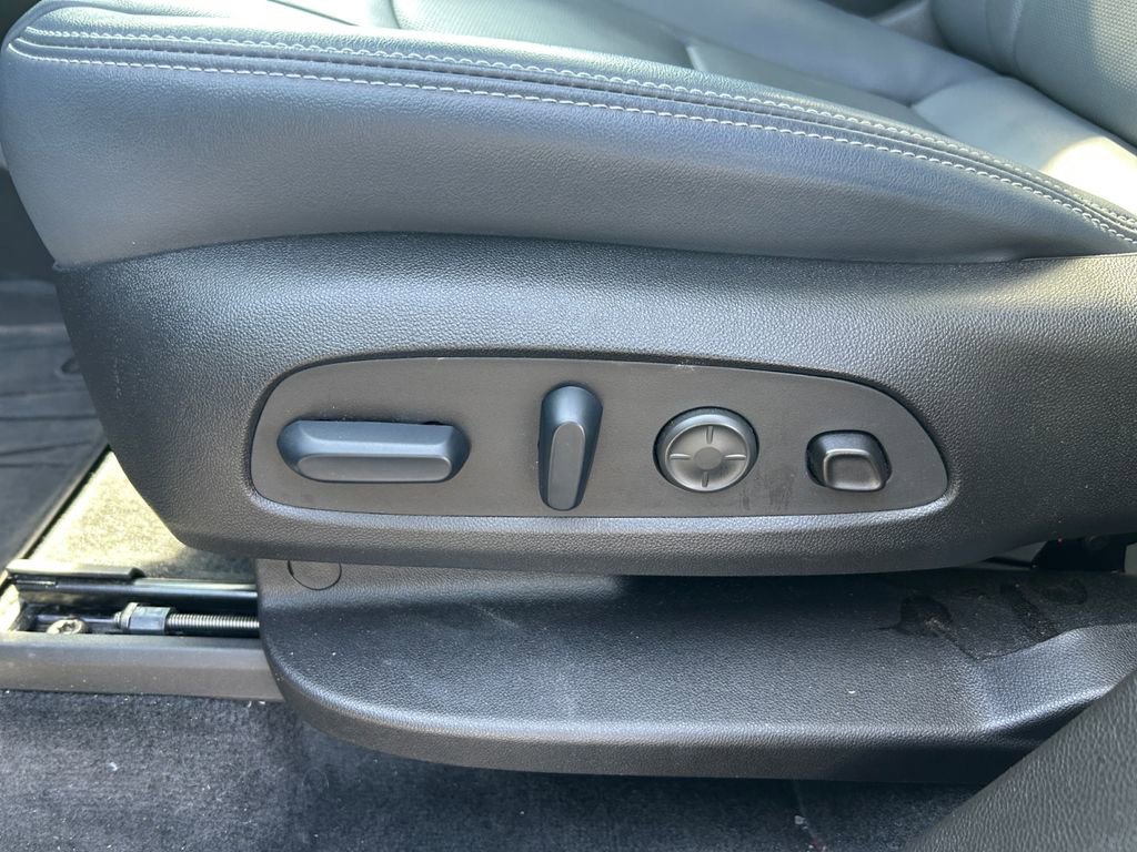 Used 2024 Buick Enclave Premium w/ Experience Buick Package image 13