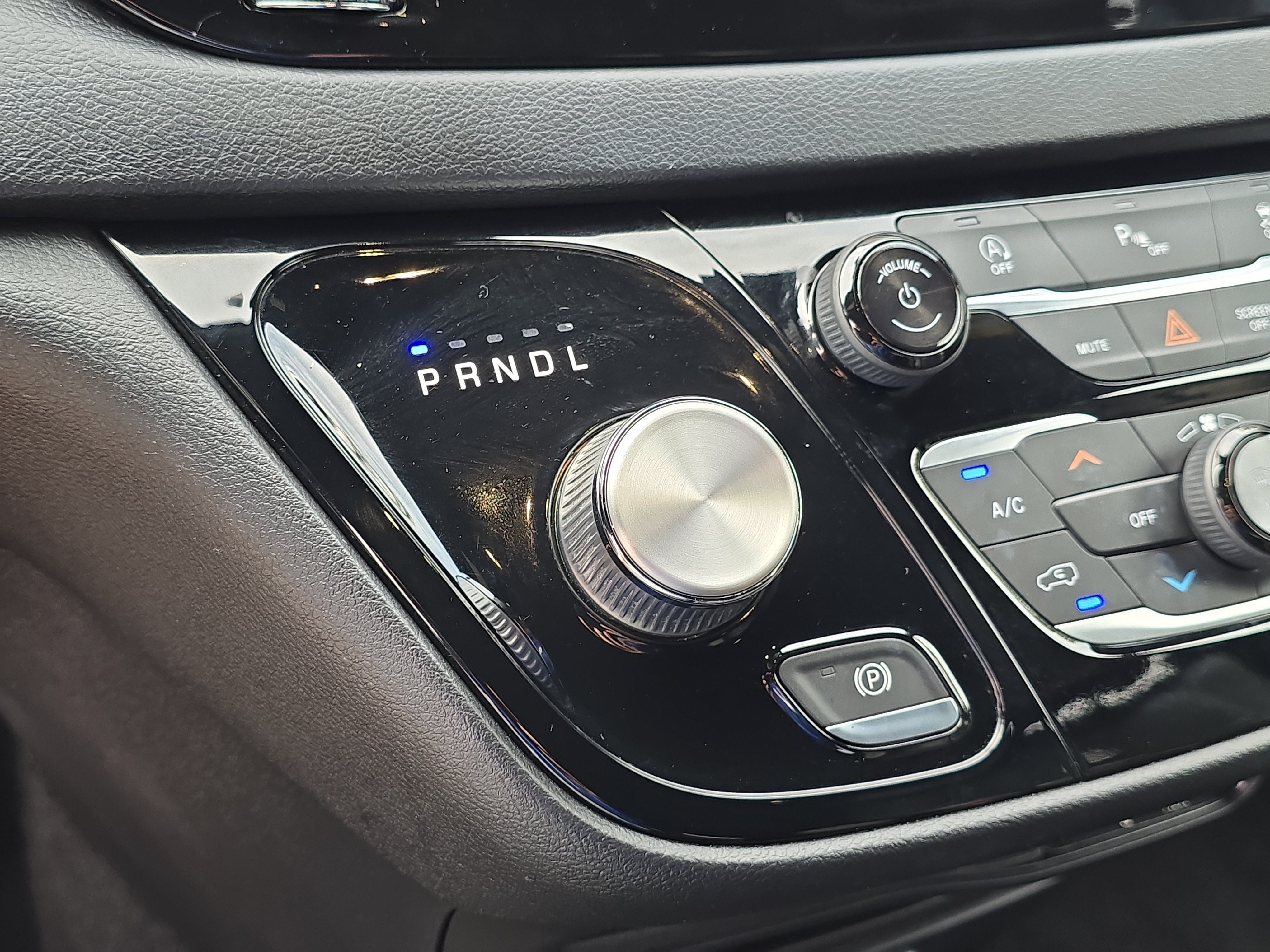 Used 2019 Chrysler Pacifica Touring-L w/ S Appearance Package FWD image 28