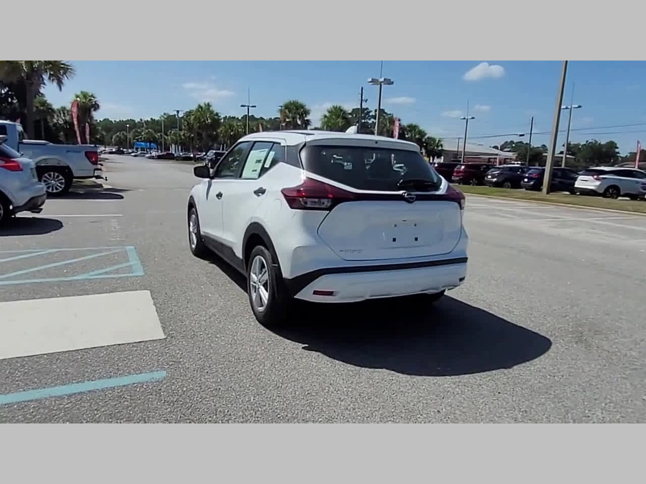 New 2025 Nissan Kicks Play S image 28