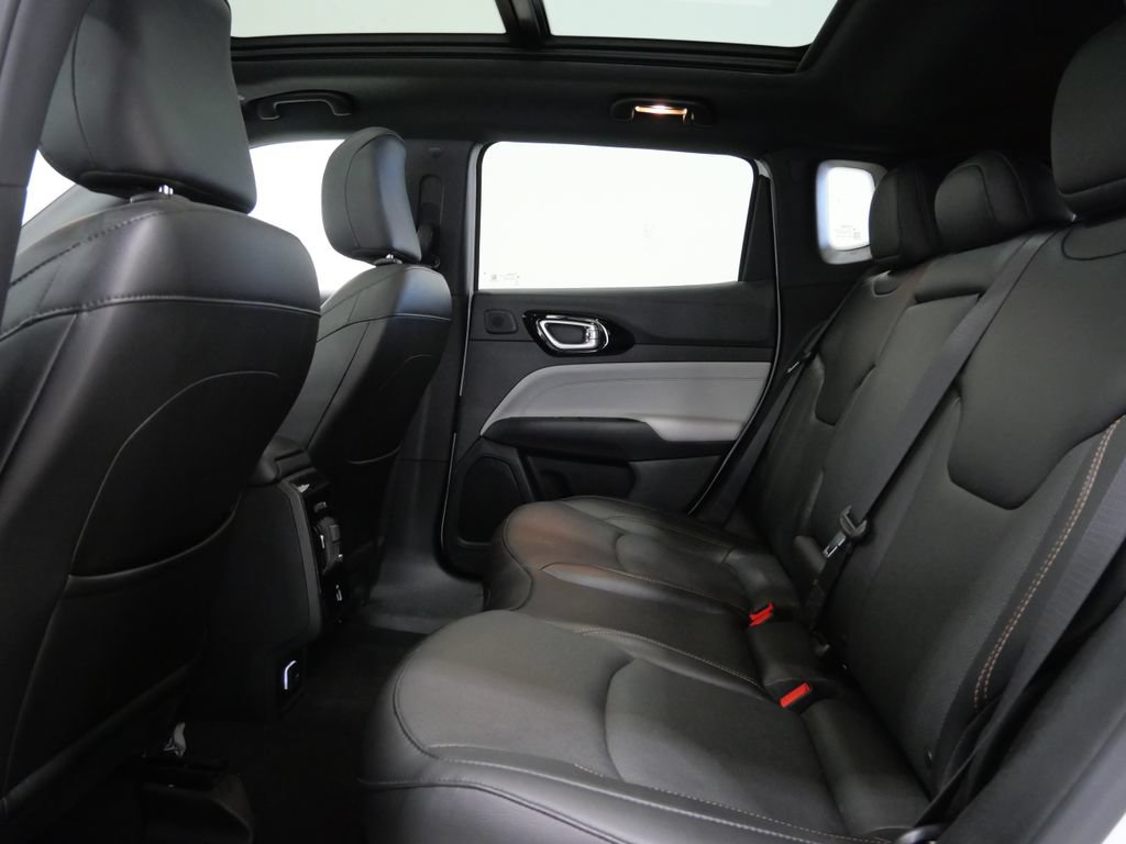 Used 2023 Jeep Compass Limited w/ Elite Group AWD/4WD image 25