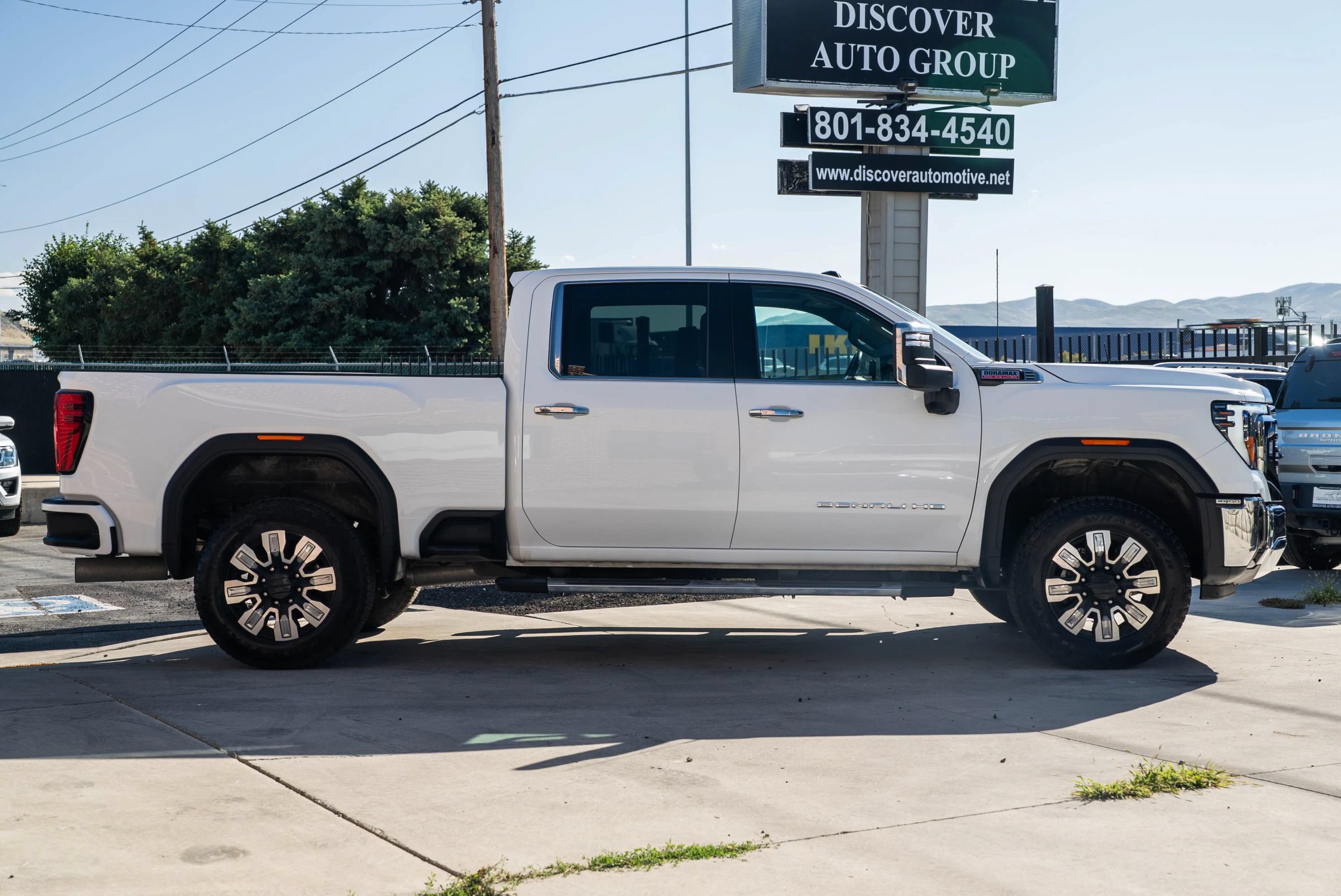 Used 2025 GMC Sierra 3500 Denali w/ Denali Reserve Package AWD/4WD image 8