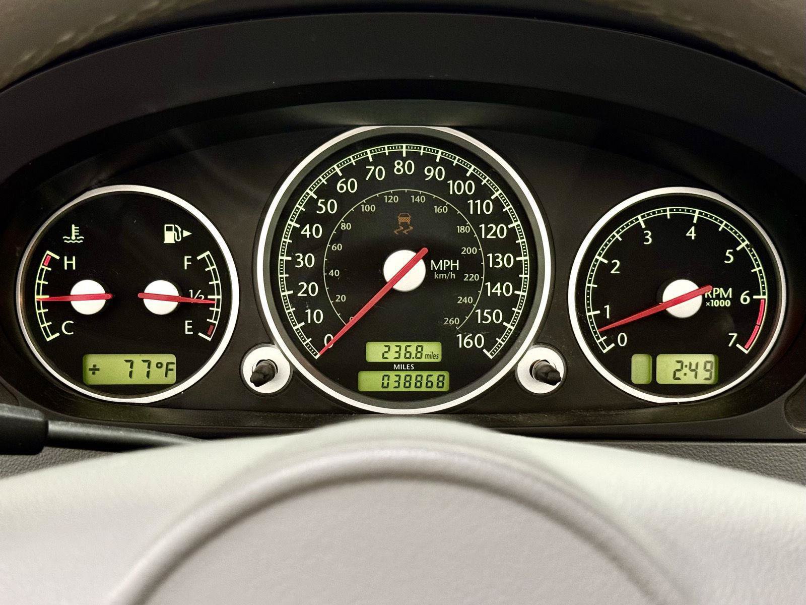 Used 2005 Chrysler Crossfire Limited RWD image 14