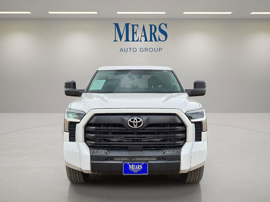 Used 2022 Toyota Tundra SR5 w/ SR5 Convenience Package image 9
