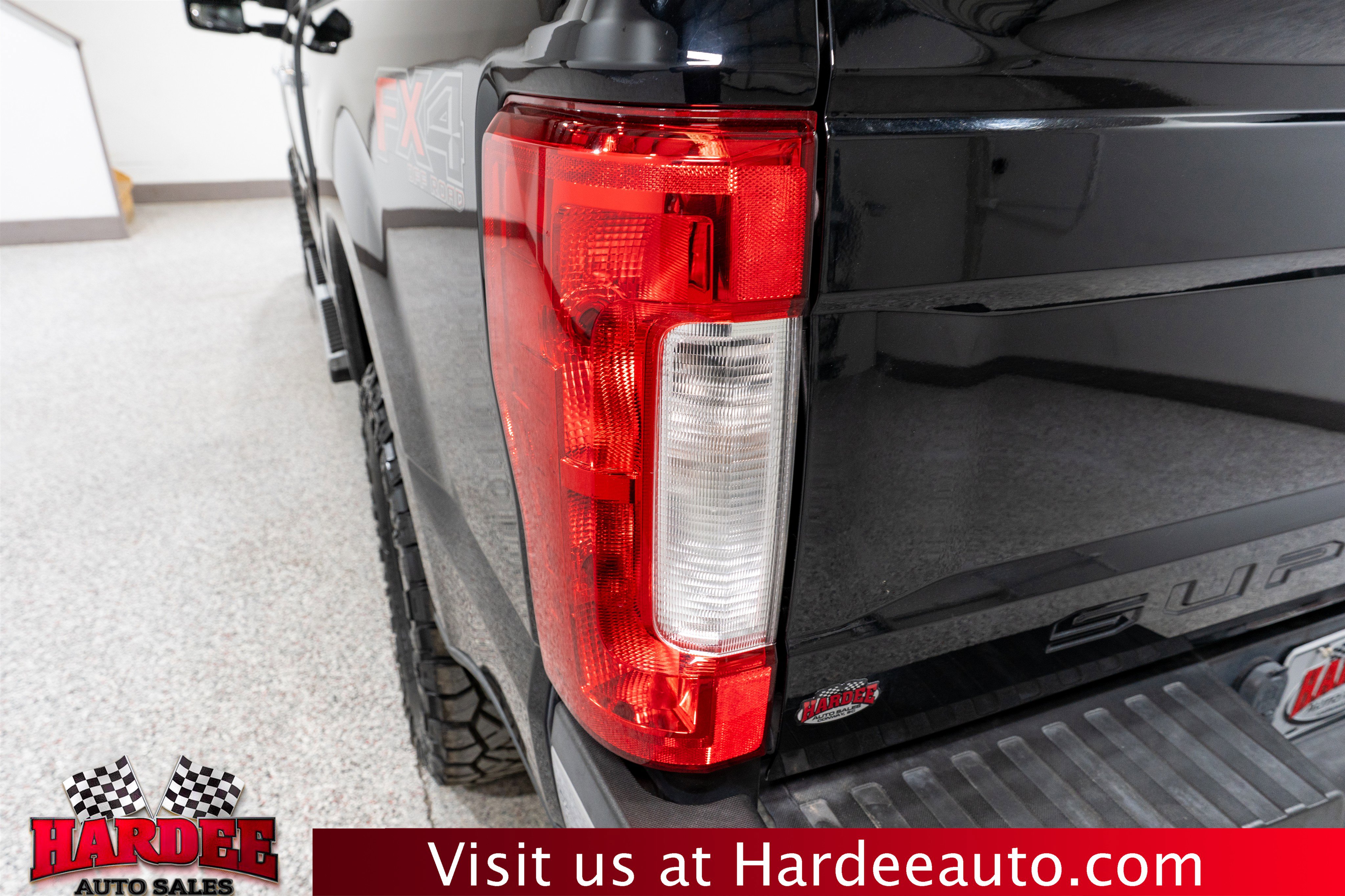 Used 2017 Ford F250 Lariat w/ Lariat Ultimate Package AWD/4WD image 9