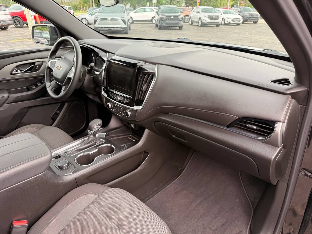 Used 2023 Chevrolet Traverse LT AWD/4WD image 36