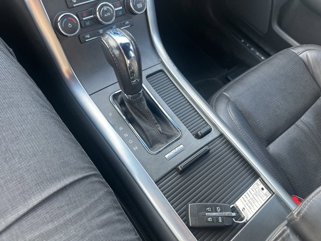 Used 2011 Lincoln MKS image 32