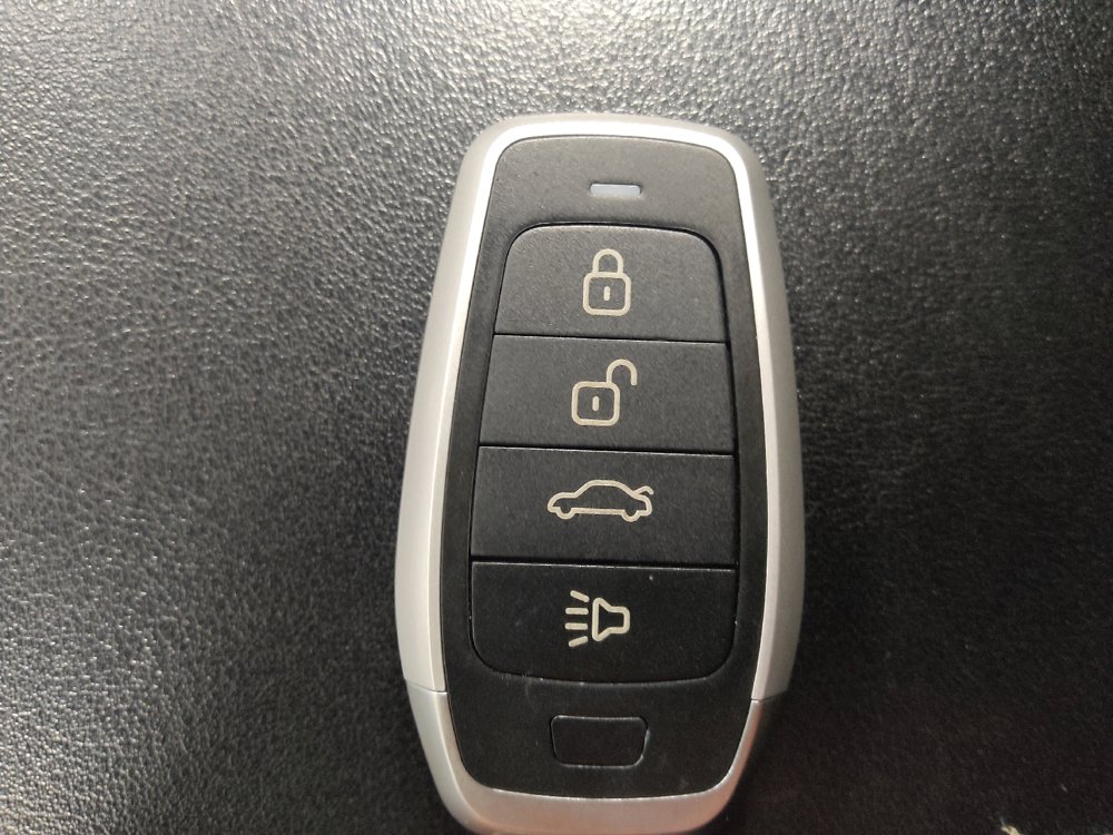 Used 2016 Ford Edge Titanium FWD image 32