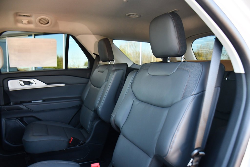 Used 2026 Ford Explorer Active w/ Active Comfort Package image 22