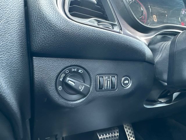 Used 2016 Dodge Challenger R/T Plus RWD image 27