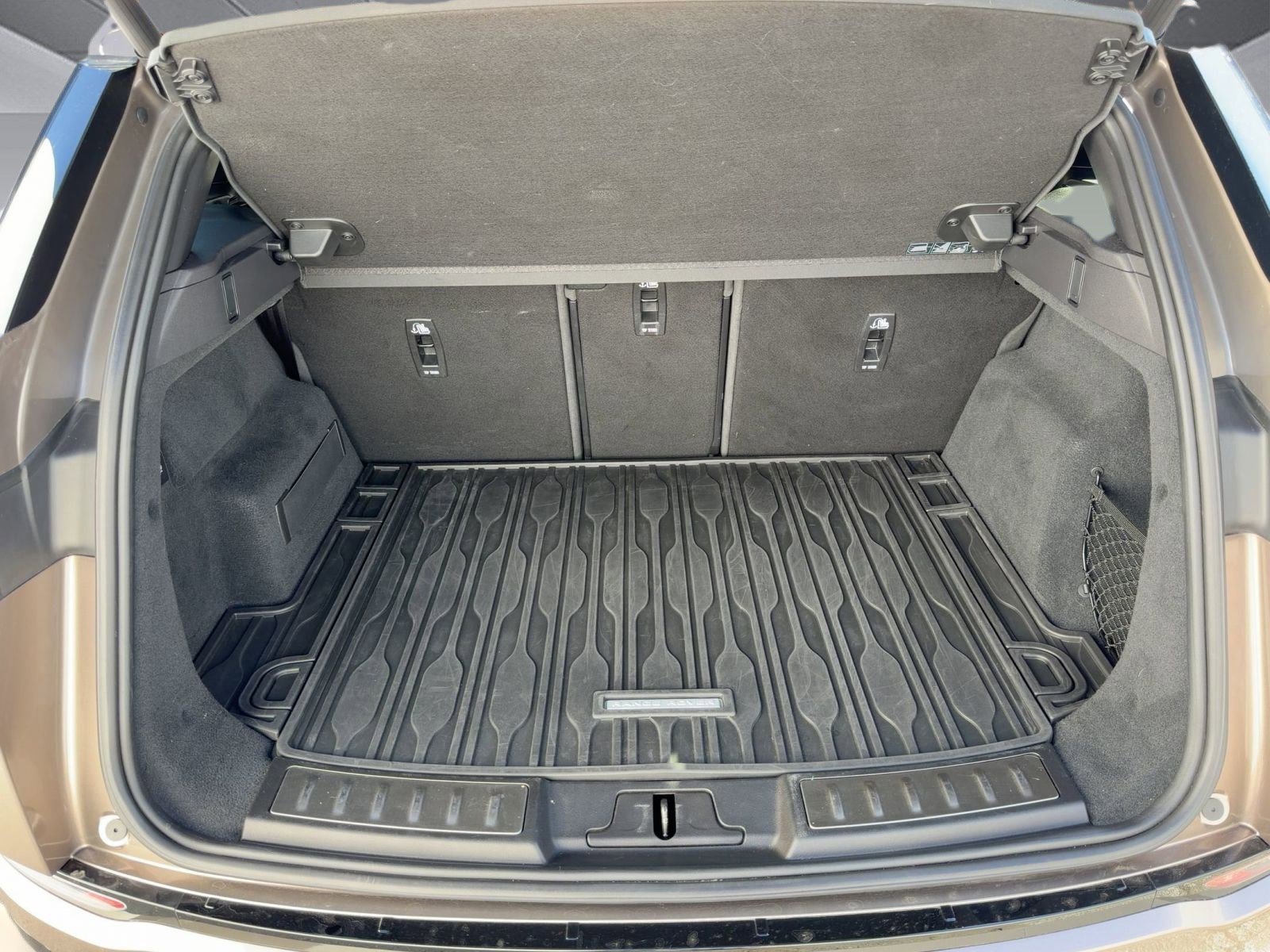 Used 2020 Land Rover Range Rover Evoque R-Dynamic SE image 33